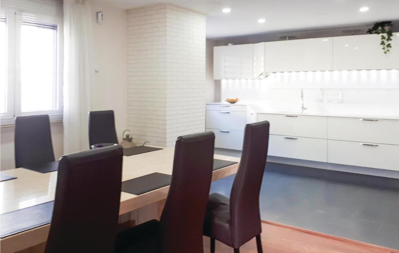 Amazing Home In Arroyomolinos With Wifi Extérieur photo